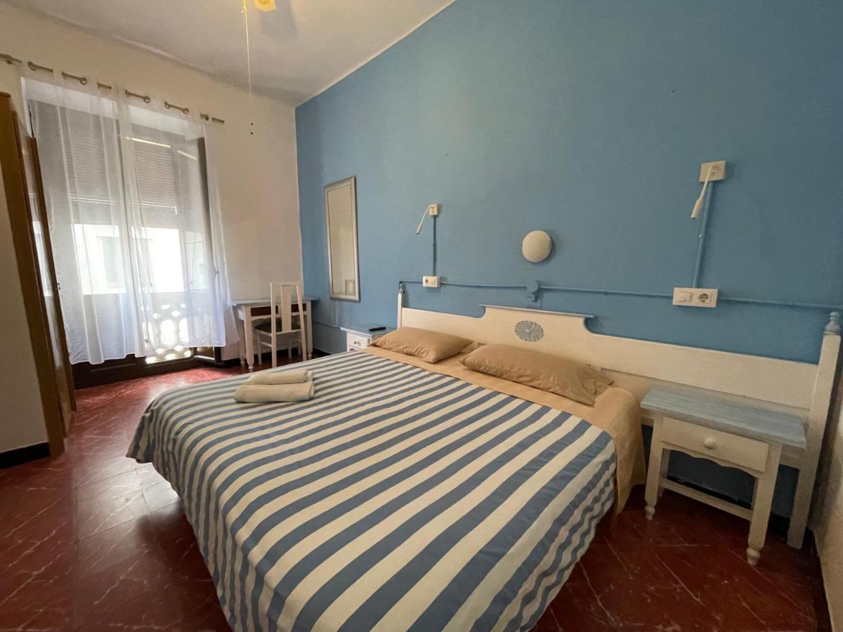 P&R Hostals Can Tort Тоса де Мар Екстериор снимка
